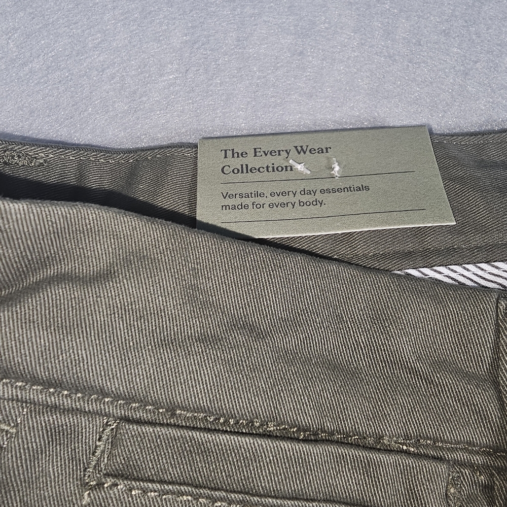 Goodfellow & Co Men's Khaki Chinos in Olive - Picture 8 of 11